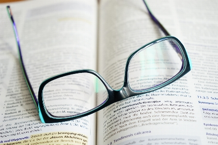 本 読む 開ける ペン 写真