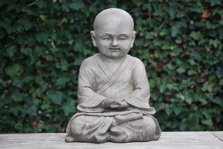 Monument statue sitting religion Photo