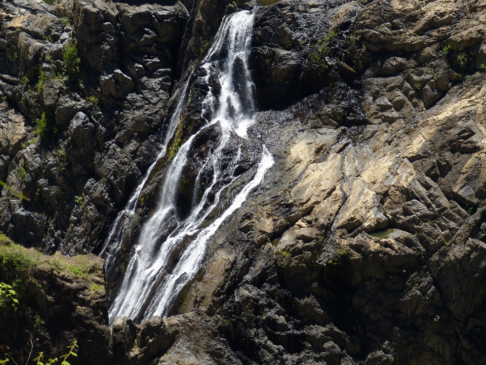 水 rock 瀑布 山