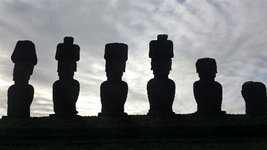 Rock silhouette light structure Photo