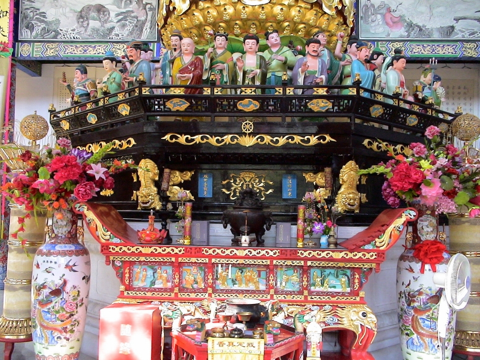 Gebäude anbetungsstätte
 tempel altar
