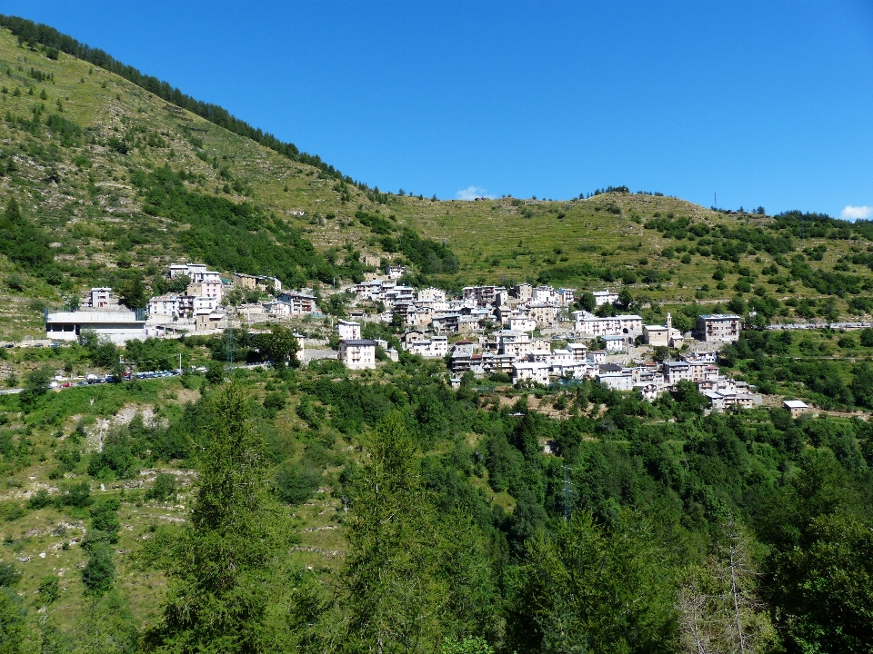 景观 山 草地 爬坡道