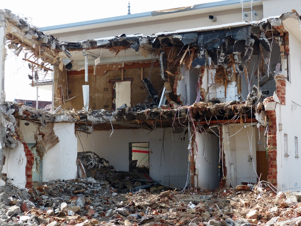 Edificio hogar roto ruina