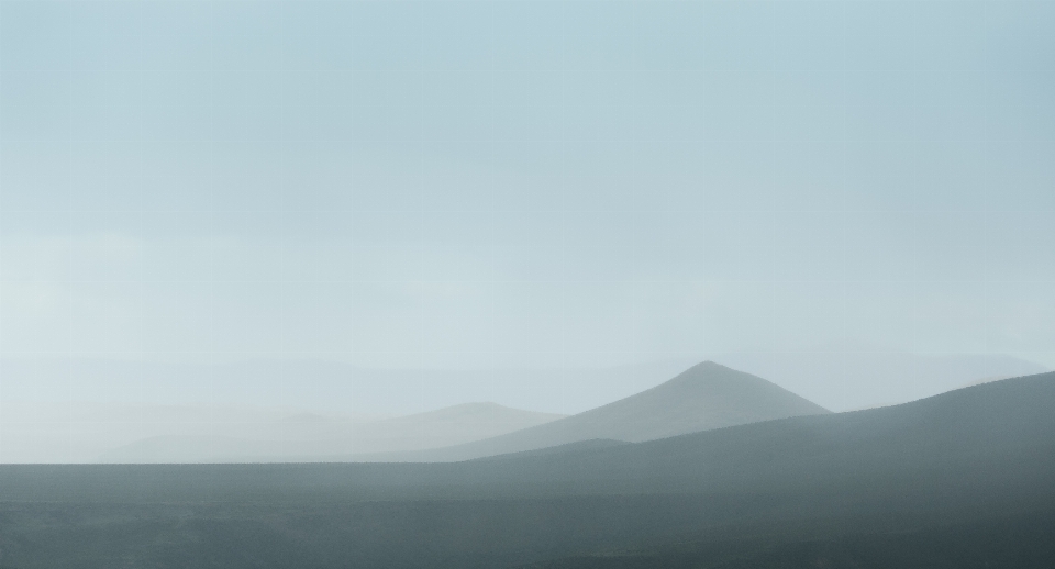 地平線 山 霧 靄