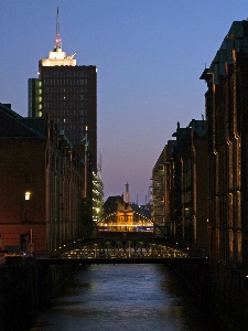 水 建築 日没 橋 写真