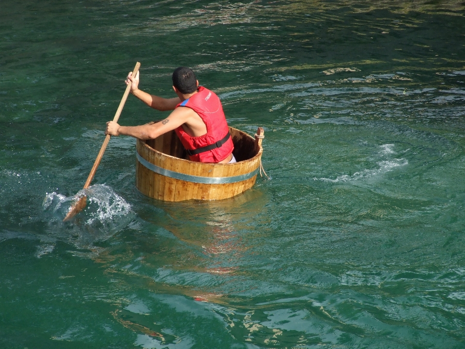 海 水 船 河