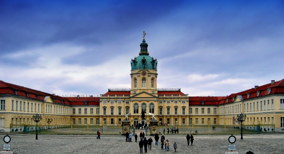 Die architektur menschen himmel stadt