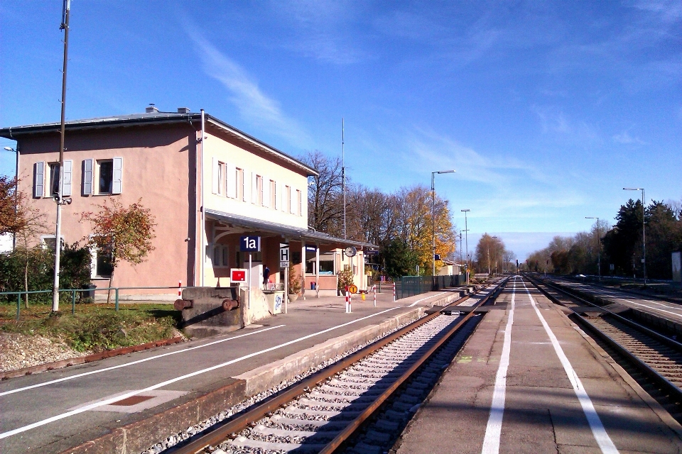 Architettura cielo traccia ferrovia