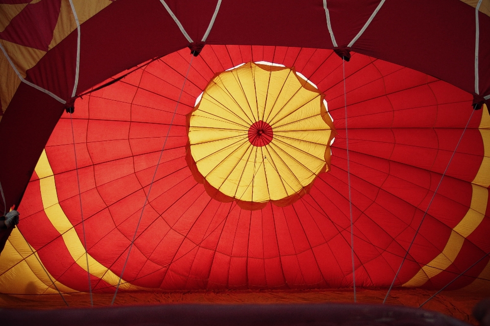 Luz balão de ar quente aeronave vermelho