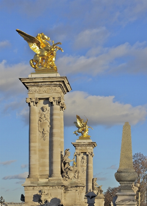 Arsitektur langit kota paris