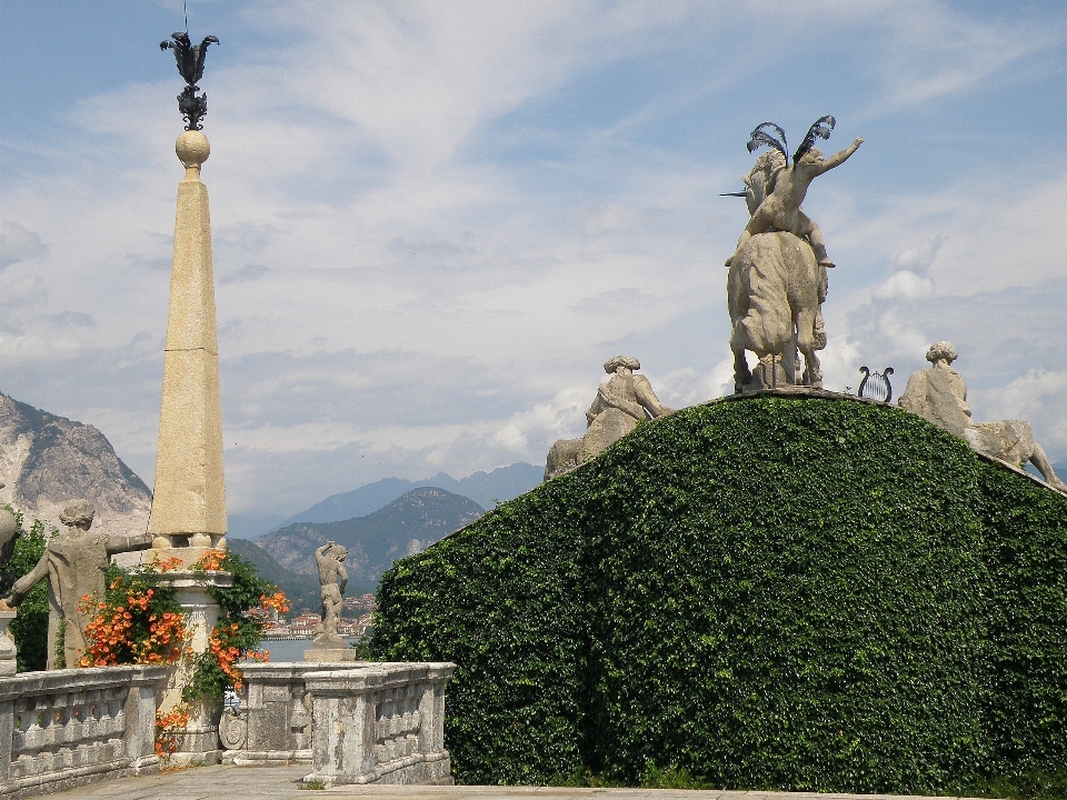 Natura cielo monumento statua