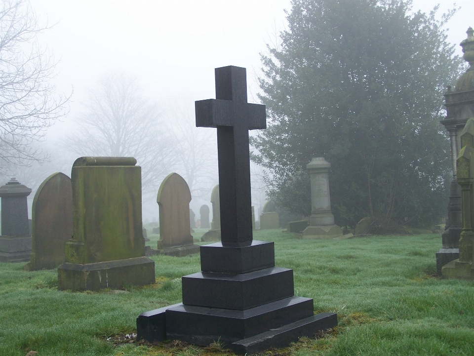 Nebel monument friedhof grabstein