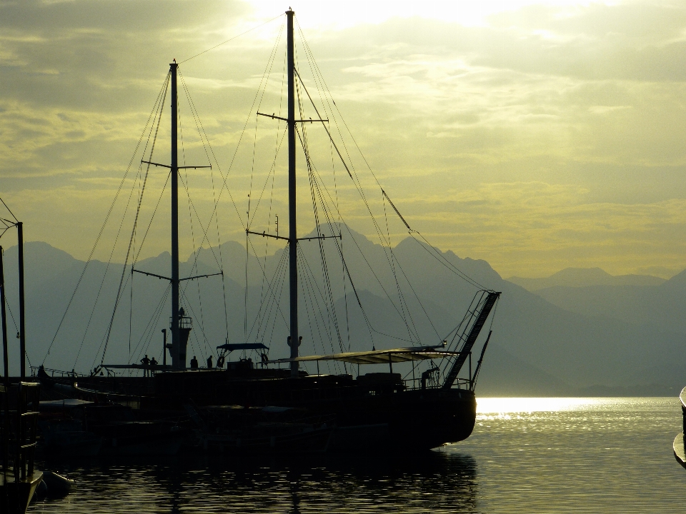 Laut air embun langit