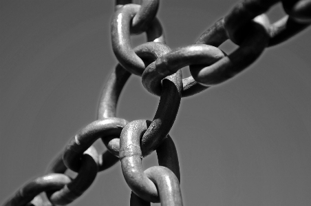 Black and white photography chain Photo