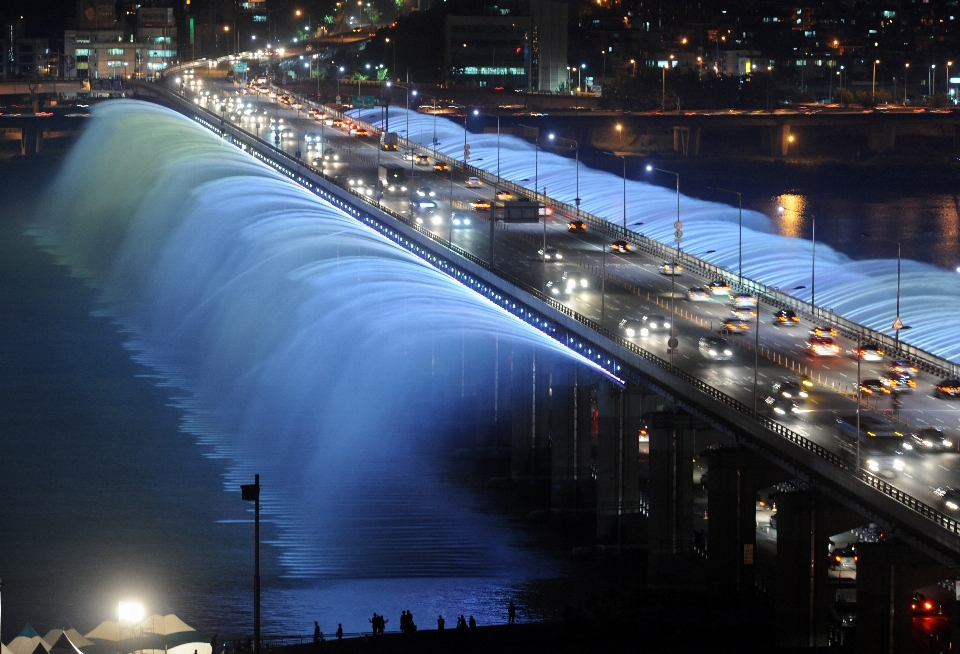 水 ライト 建築 橋