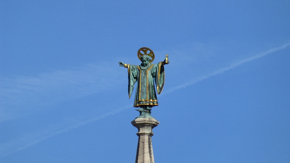 Cielo monumento statua torre