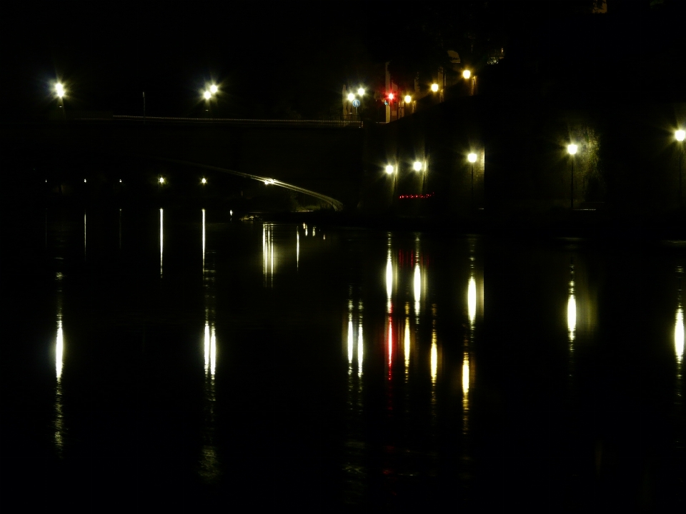 Acqua leggero ponte notte