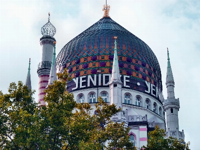 Foto Arsitektur bangunan menara tengara