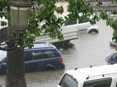 Foto Bawah air banjir italia mobil