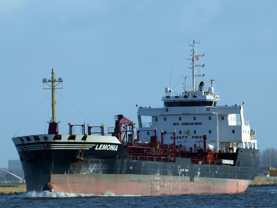 Mar océano barco transporte