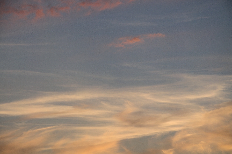 Orizzonte nube cielo sole