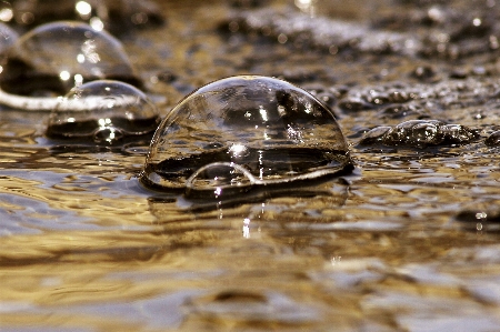 水 落とす 液体 ラウンド 写真