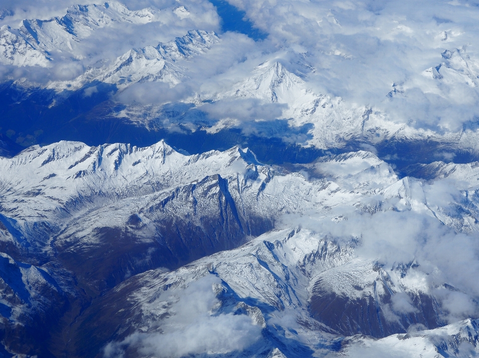 Paisaje montaña nieve frío