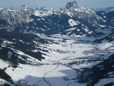 Foto Montanha neve inverno cadeia de montanhas
