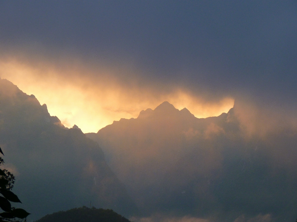 地平線 山 クラウド 空