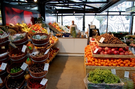 City shop food vendor Photo