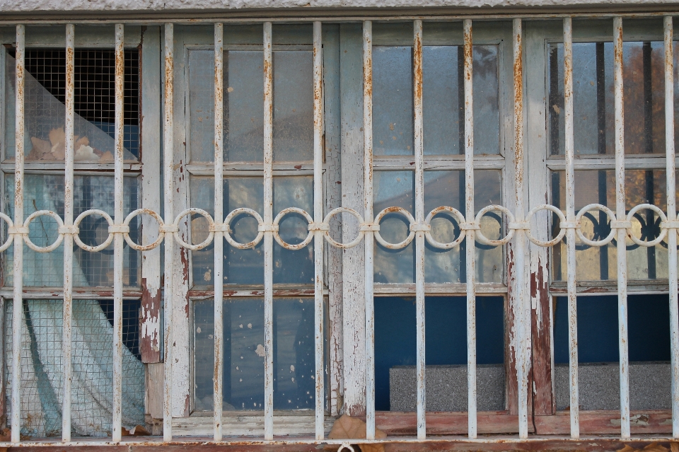 Structure wood house window