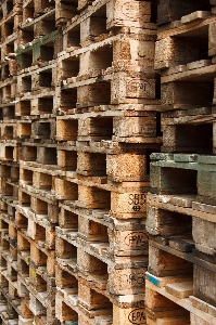 Wood wall beam transport Photo