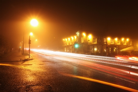 Foto Lampu jalan lalu lintas mobil