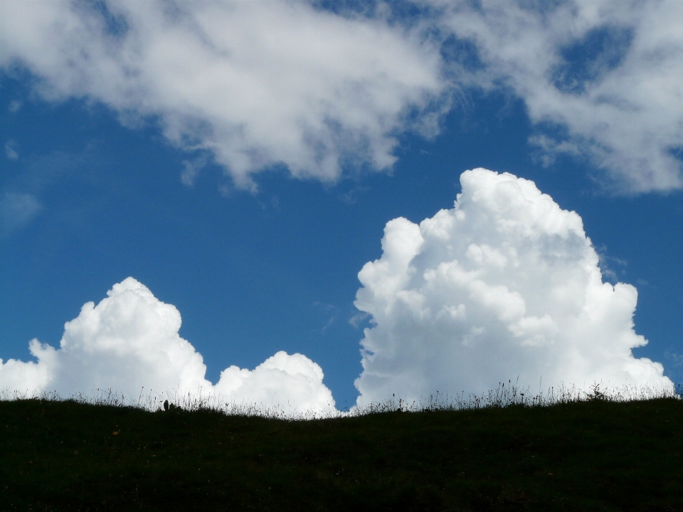 Alam cakrawala gunung awan