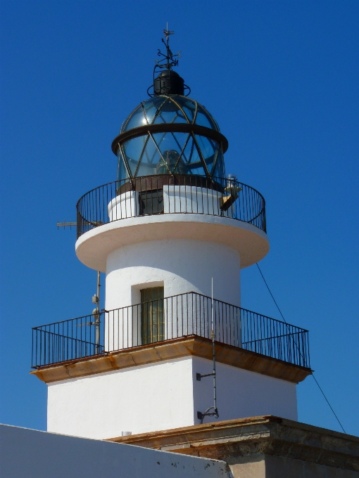 Mare faro cielo edificio