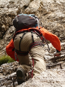 Foto A piedi escursionismo
 avventura zaino