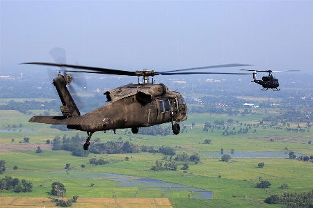 Foto Volador aeronave militar vehículo