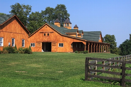 Wood farm house building Photo