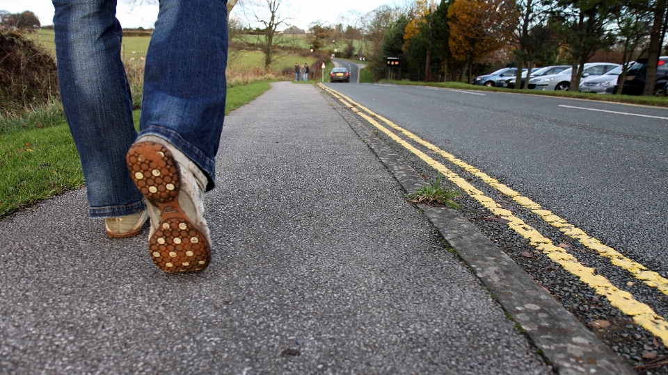 Piéton chaussure route rue