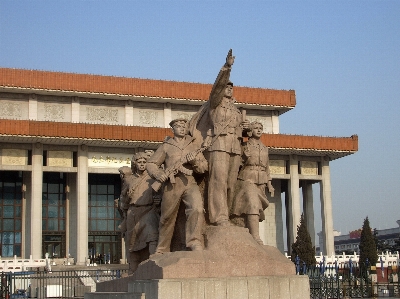 Foto Istana monumen militer patung