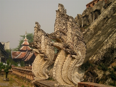 Foto Asia luogo di culto
 tailandia scultura