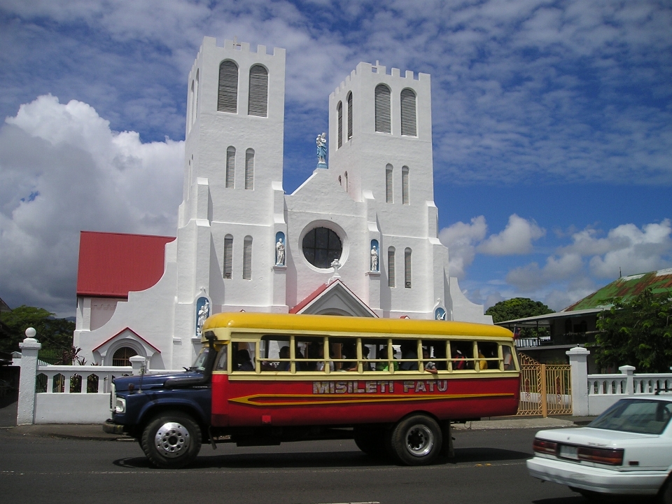 Trasporto veicolo torre chiesa