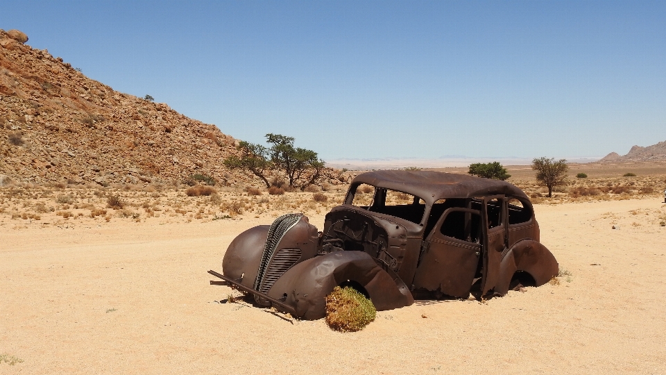 Paisagem areia deserto jeep