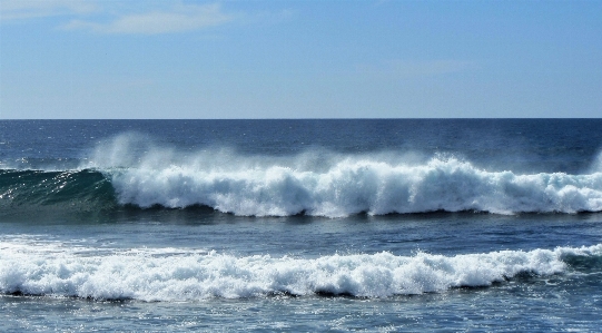 Foto Laut pesisir cakrawala pantai