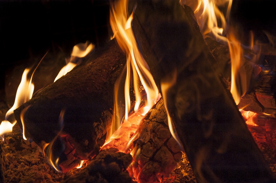 Madeira fumaça chama fogo