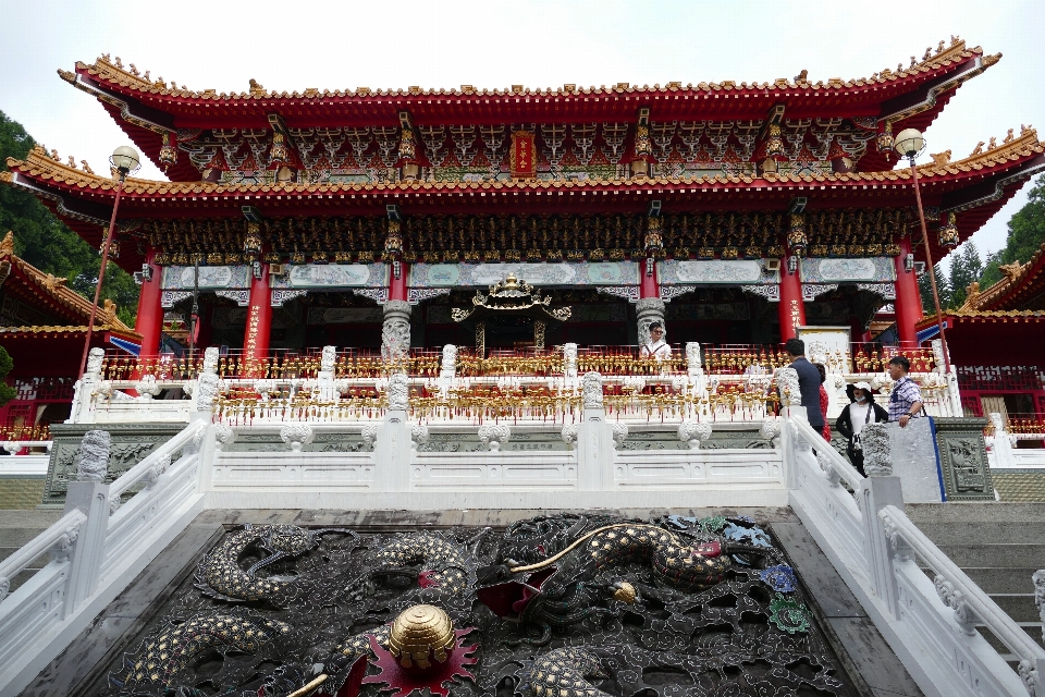 Atap bangunan istana agama budha