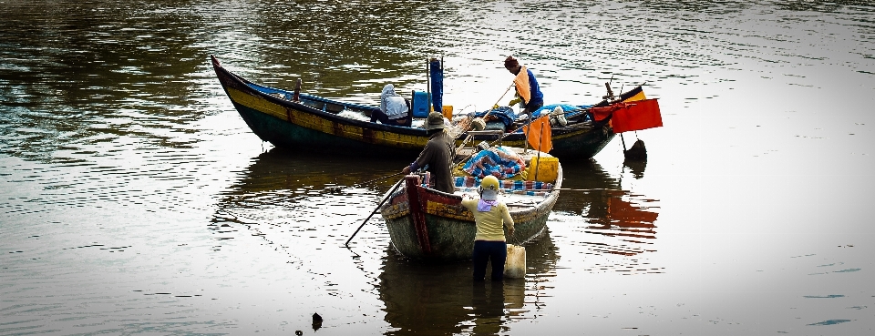 Laut air kapal lalu lintas