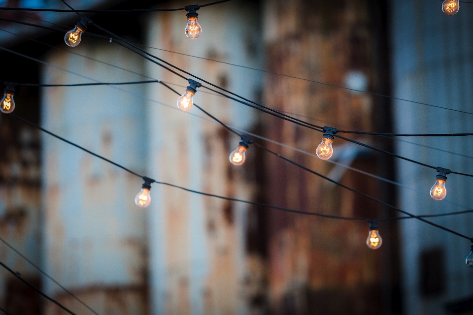 Luz brillante tecnología noche