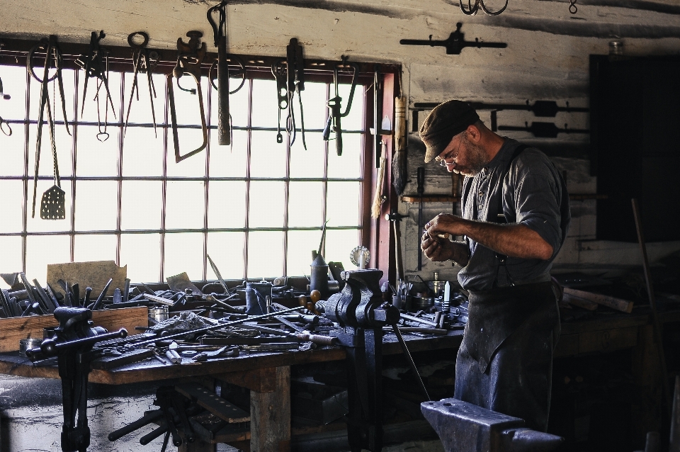 Lavoro uomo lavorando persona