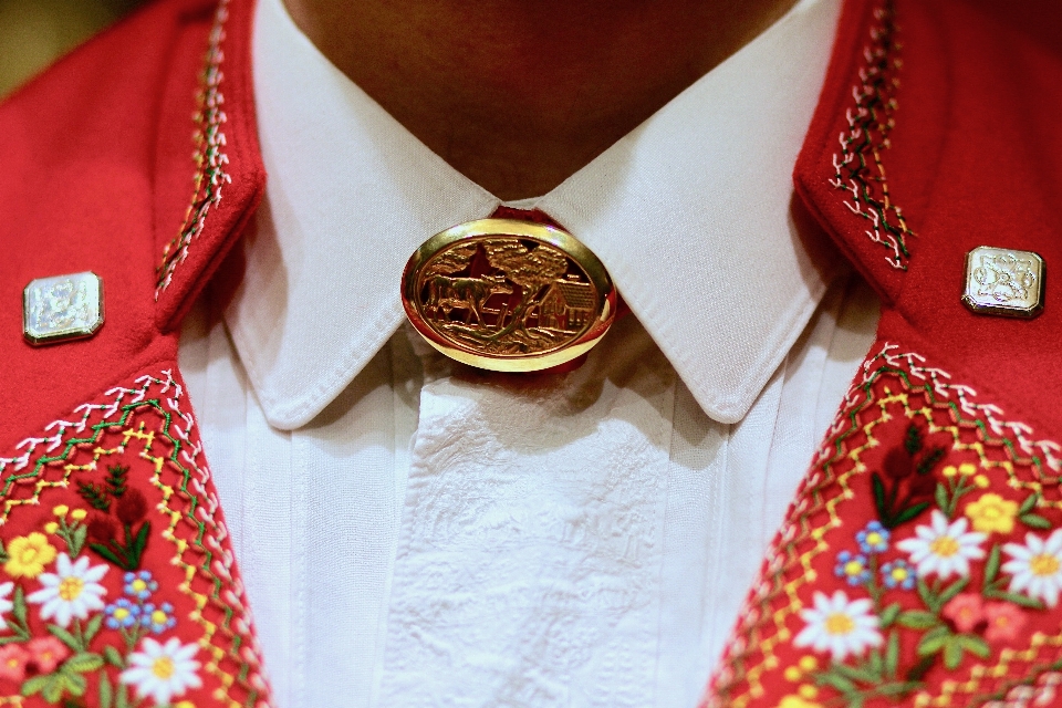 Rojo chaqueta camisa tradición
